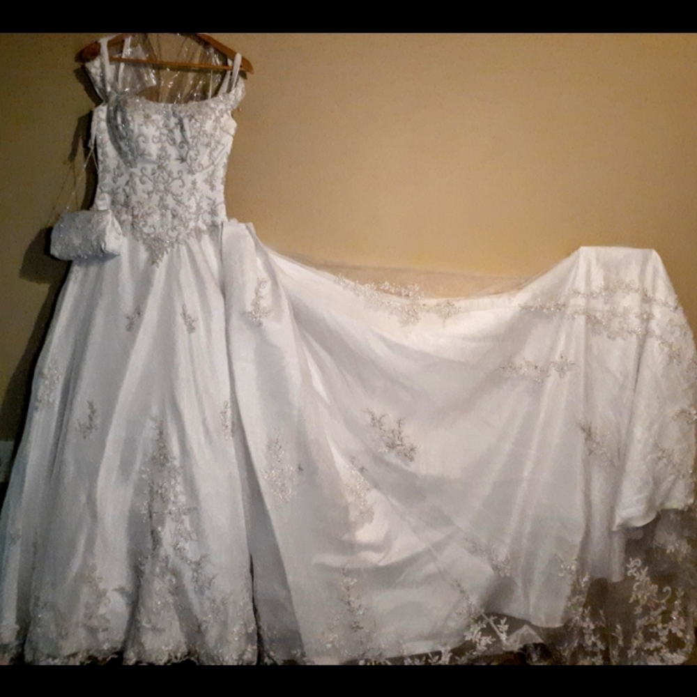 Mary's PC  wedding dress